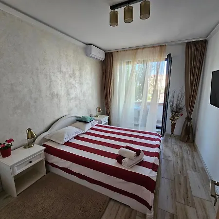 Andrew's Apart Mamaia